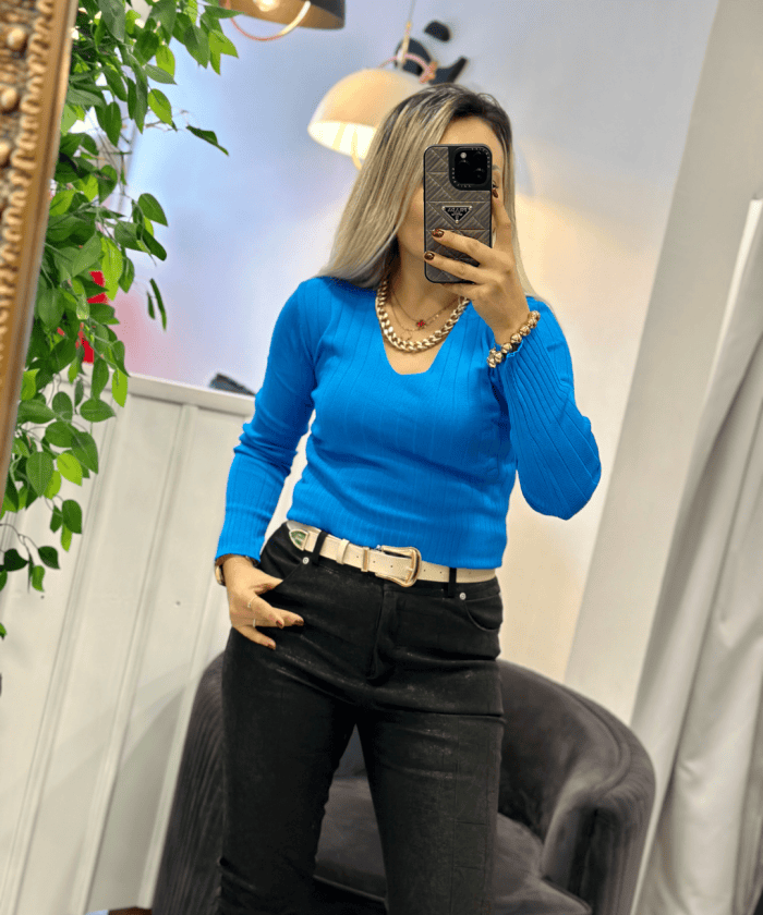 Alternative view of V Yaka Triko