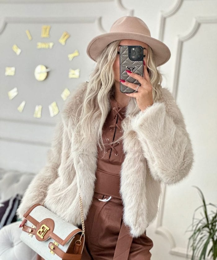 Alternative view of Yakalı Kürk Mont