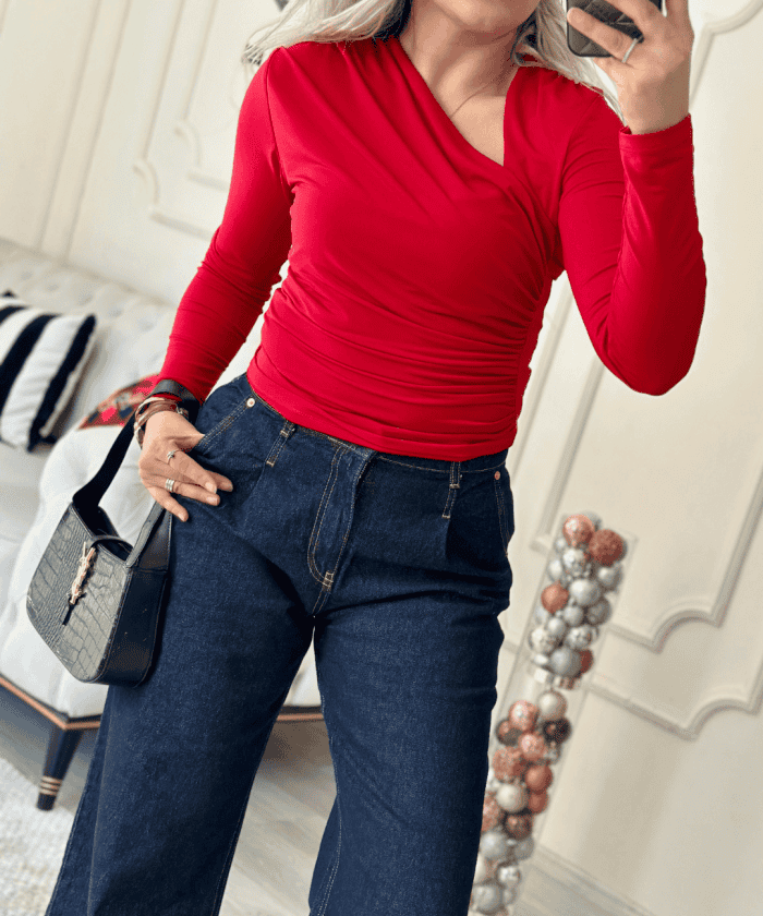 Simetrik Yaka Detaylı Bluz