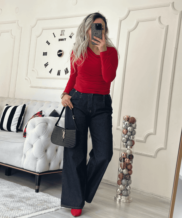 Alternative view of Simetrik Yaka Detaylı Bluz