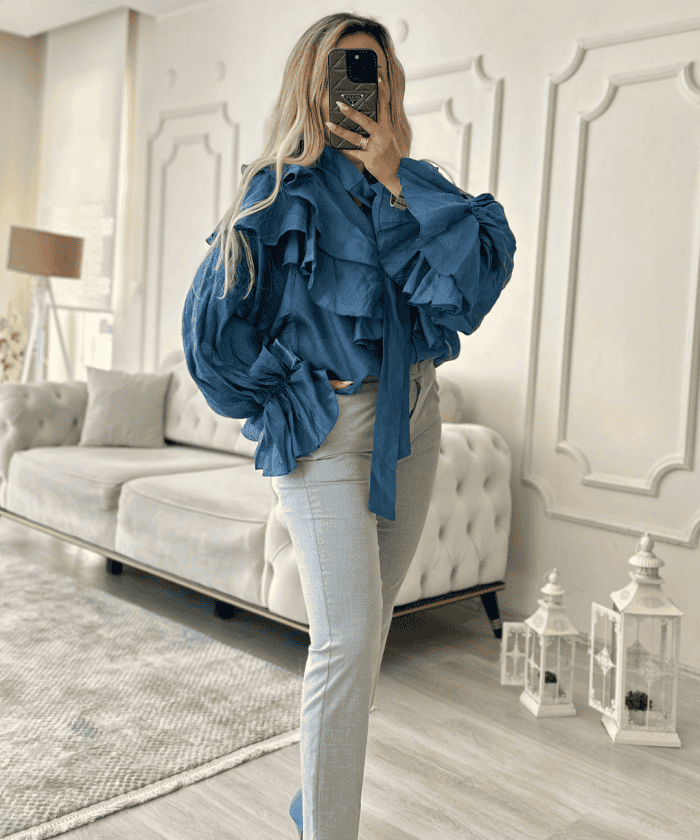 Bağlama Detaylı Fırfırlı Mavi Gömlek