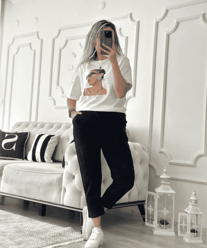 Aksesuar Detaylı Kadın Baskılı T-Shirt