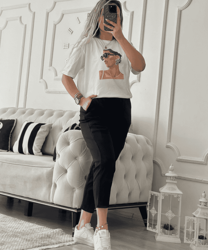 Alternative view of Aksesuar Detaylı Kadın Baskılı T-Shirt