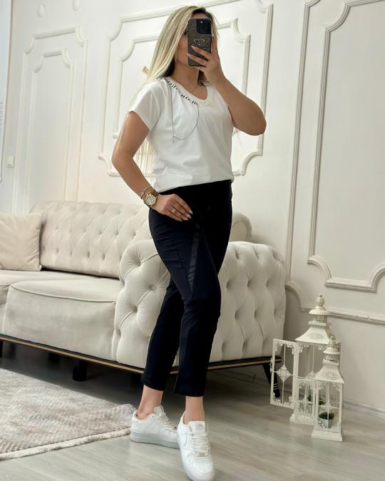 Portatif Aksesuar Detaylı T-Shirt