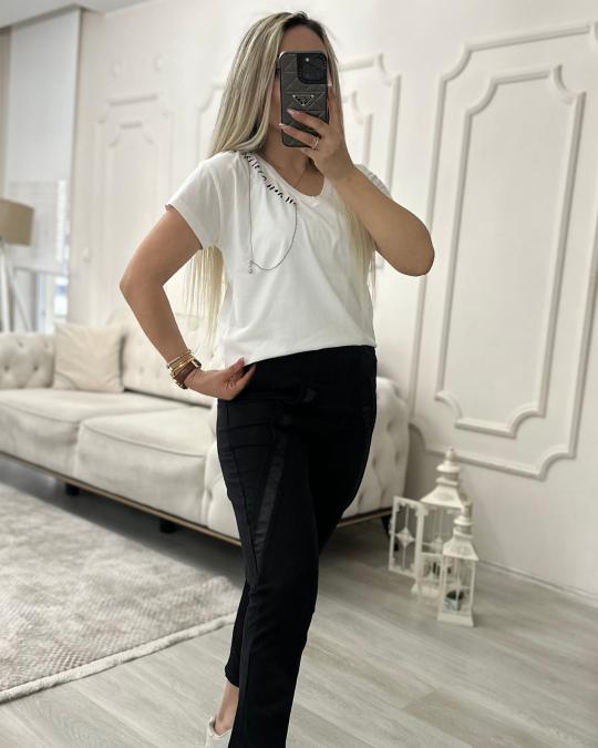 Alternative view of Portatif Aksesuar Detaylı T-Shirt