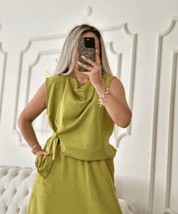 Alternative view of Tasarım Yeşil Etekli Takım