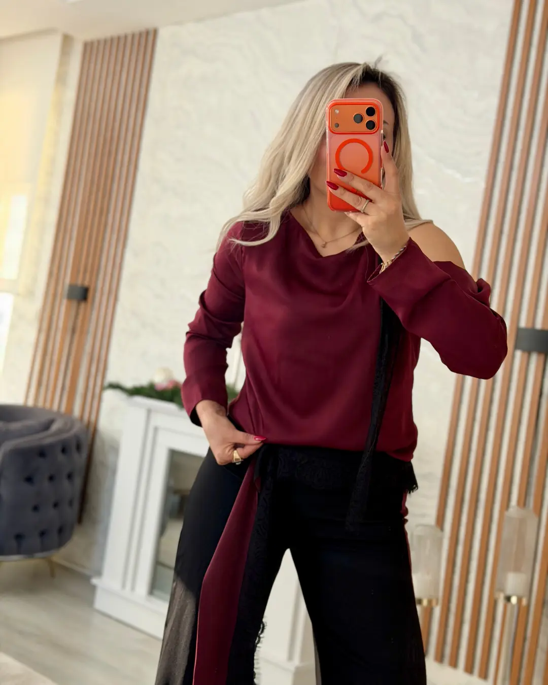 Omuz Detaylı Saten Bordo Bluz