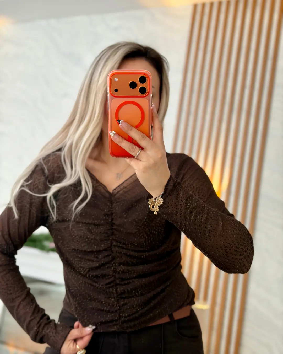 Simli Büzgü Detaylı Bluz