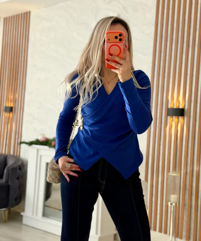 Alternative view of Yumuşak Dokulu Kruvaze Tokalı Bluz